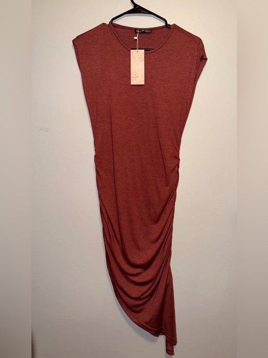 Emery Rose Dresses & Skirts - Sleeveless Ruched Asymmetric Midi Dress - Rust